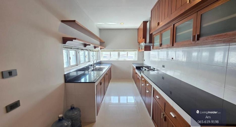 Haus zur Miete und zum Kauf mit 6 Zimmer in Suan Luang, Bangkok