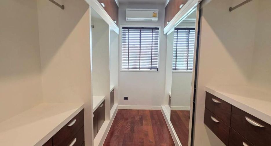 Haus zur Miete und zum Kauf mit 6 Zimmer in Suan Luang, Bangkok