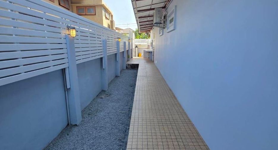 Haus zur Miete und zum Kauf mit 6 Zimmer in Suan Luang, Bangkok