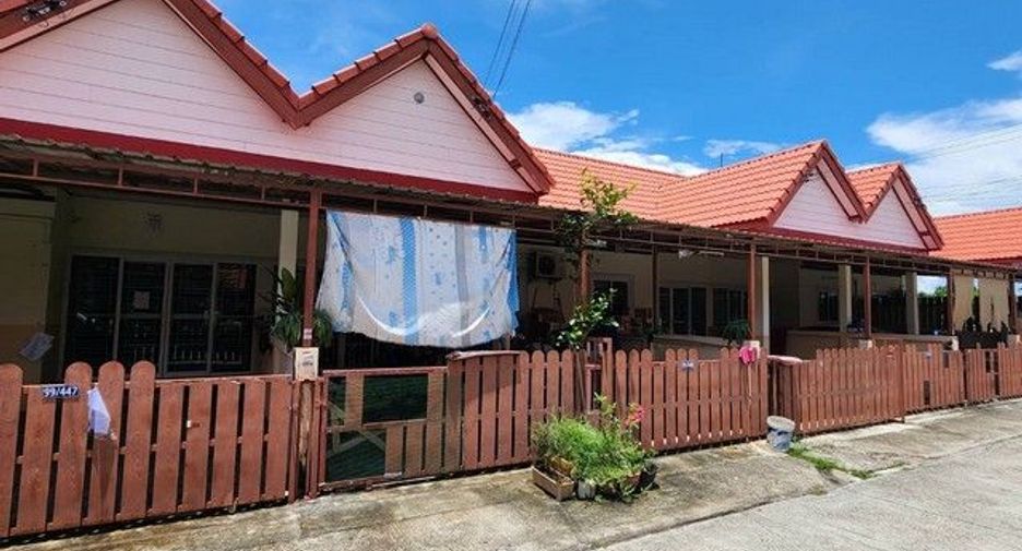 出售 1 卧室 联排别墅 在 Ban Khai, Rayong