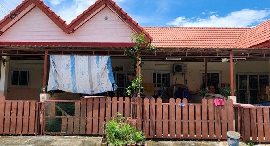 出售 1 卧室 联排别墅 在 Ban Khai, Rayong