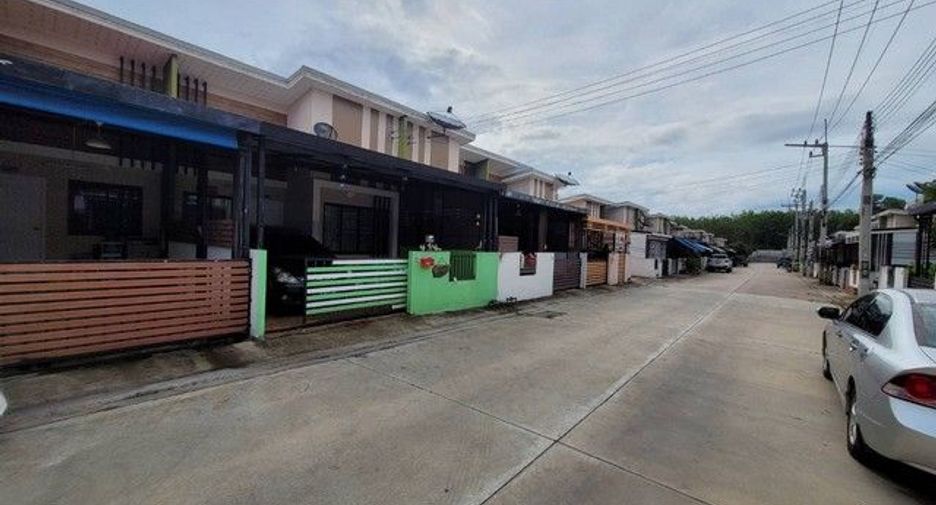 出售 1 卧室 联排别墅 在 Ban Khai, Rayong