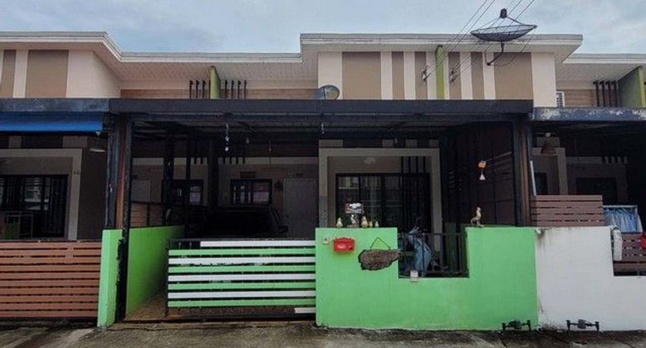 出售 1 卧室 联排别墅 在 Ban Khai, Rayong