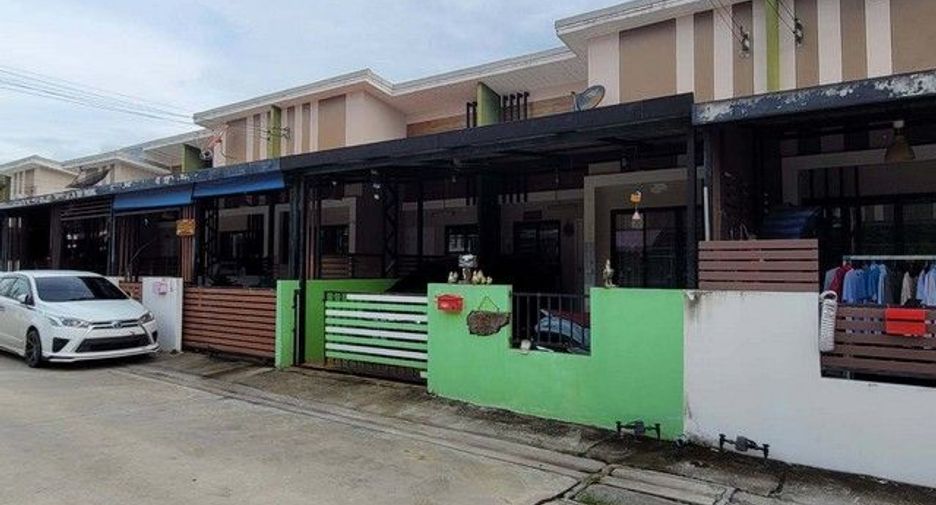 出售 1 卧室 联排别墅 在 Ban Khai, Rayong