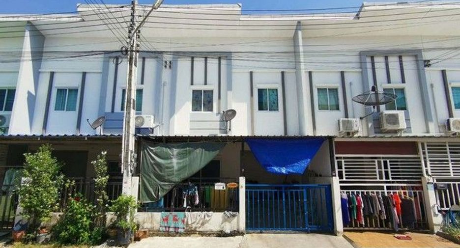 出售 1 卧室 联排别墅 在 Ban Khai, Rayong