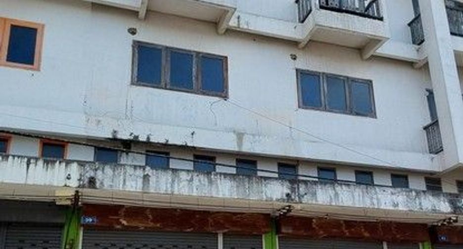 For sale 1 bed retail Space in Mueang Lamphun, Lamphun