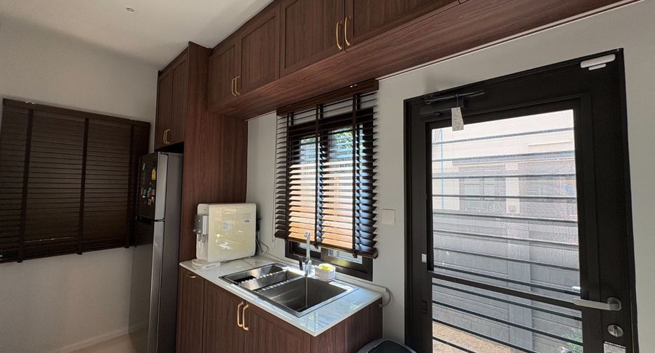 For sale 4 bedrooms house in Bang Phli, Samut Prakan