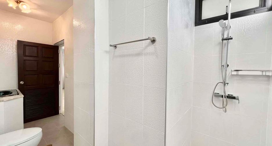 À louer et à vendre 3 chambres villa à Sattahip, Chonburi