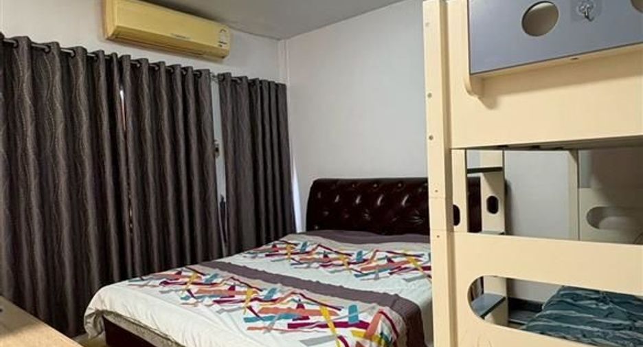 For sale 5 bedrooms townhouse in Bang Kapi, Bangkok