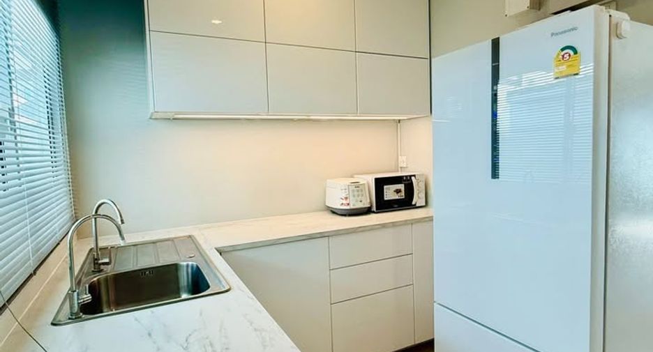 Casa en alquiler de 4 habitaciones en Thung Khru, Bangkok
