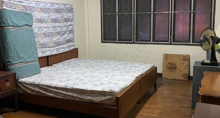 For sale 5 bedrooms retail Space in Samphanthawong, Bangkok