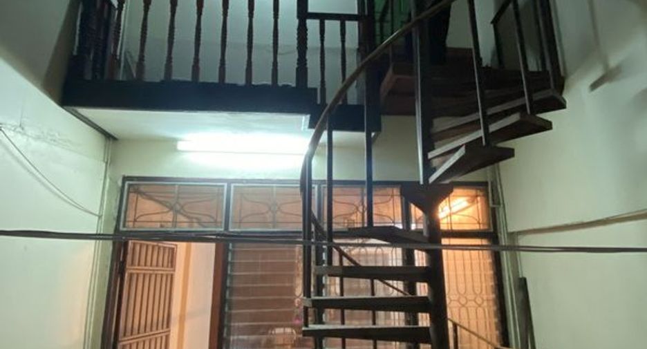For sale 5 bedrooms retail Space in Samphanthawong, Bangkok