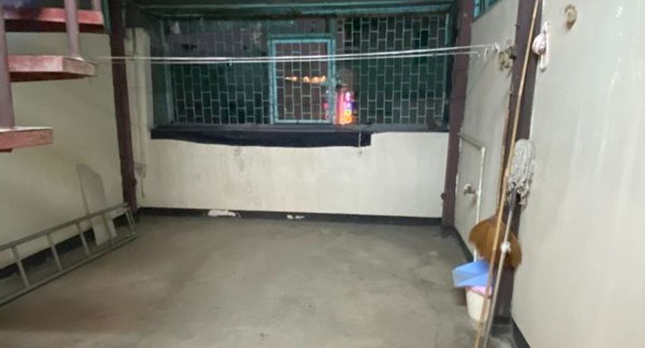 For sale 5 bedrooms retail Space in Samphanthawong, Bangkok