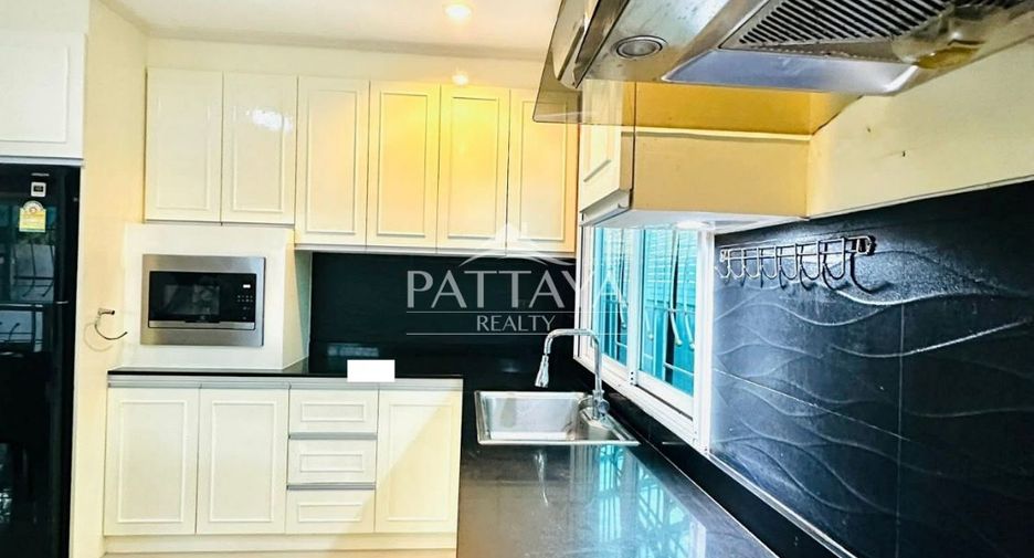 Haus zum Kauf mit 4 Zimmer in Bang Lamung, Chonburi
