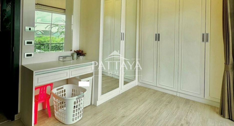 Haus zum Kauf mit 4 Zimmer in Bang Lamung, Chonburi