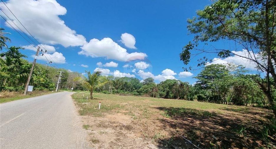 À vendre terrain à Khanom, Nakhon Si Thammarat