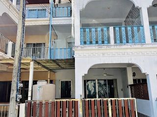 Аренда 4 спальни таунхаус в Ча Ам, Пхетбури