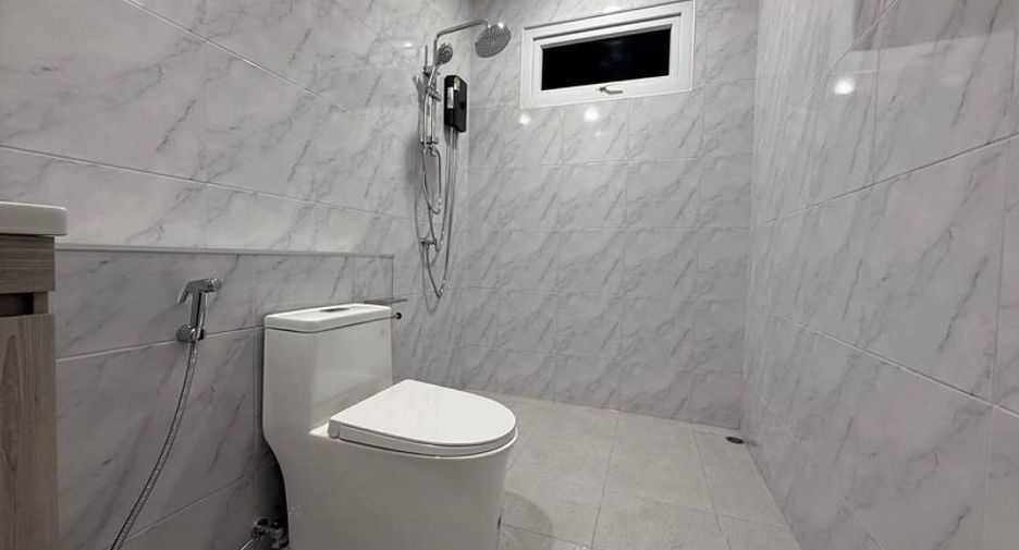 Haus zum Kauf mit 3 Zimmer in Bang Lamung, Chonburi