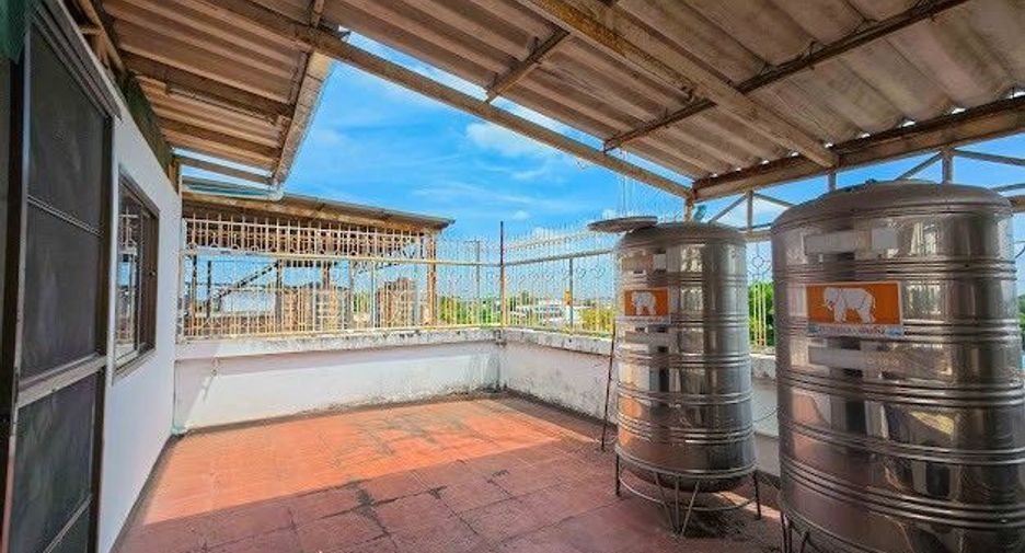 For rent 7 bedrooms retail Space in Bang Khae, Bangkok