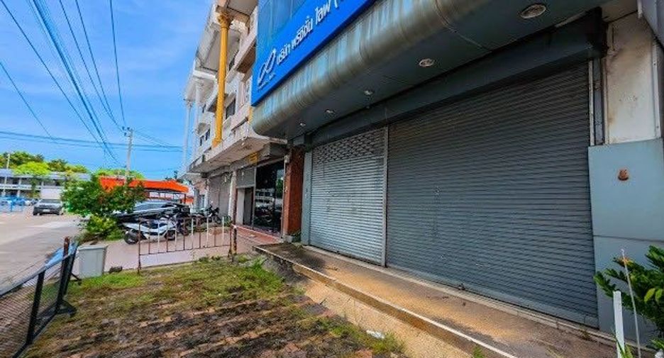 For rent 7 bedrooms retail Space in Bang Khae, Bangkok