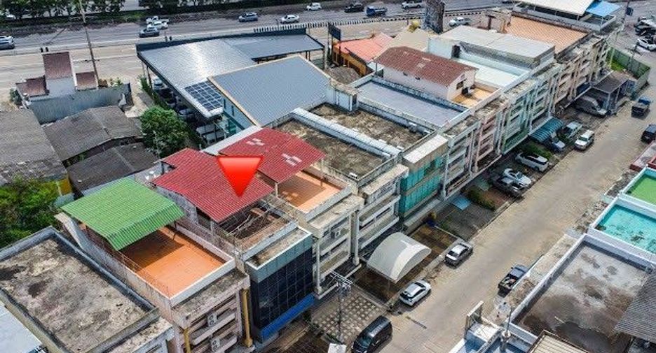 For rent 7 bedrooms retail Space in Bang Khae, Bangkok