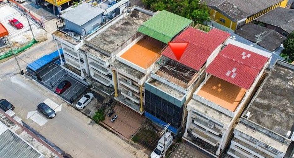For rent 7 bedrooms retail Space in Bang Khae, Bangkok