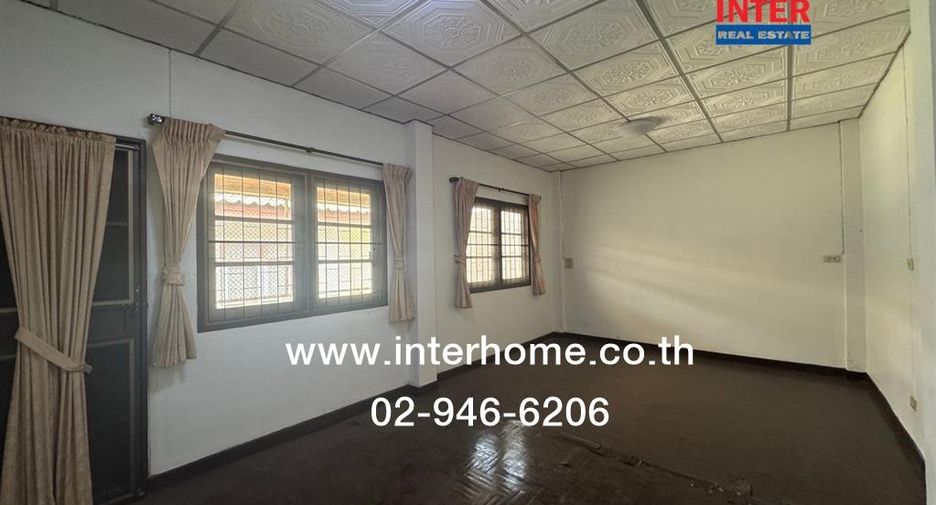 Casa adosada en venta de 2 habitaciones en Bangkok Noi, Bangkok