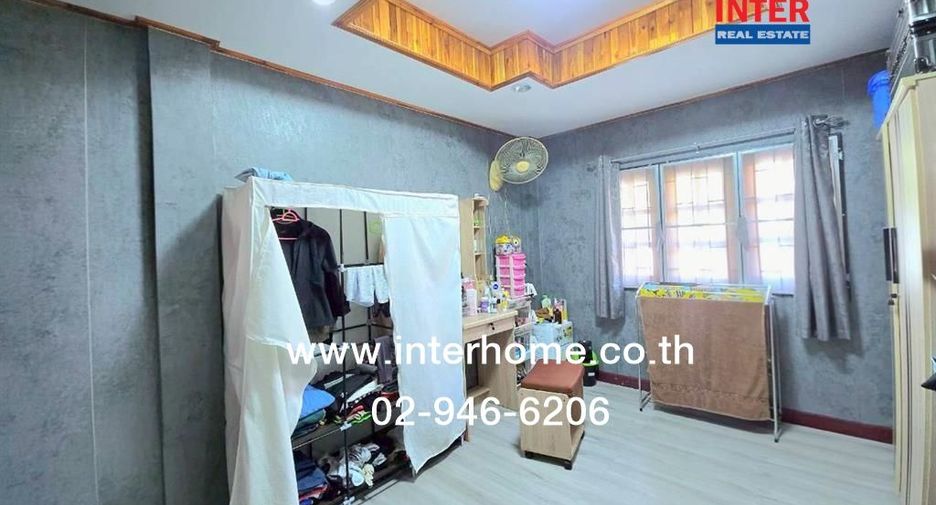 For sale 5 bedrooms house in Mueang Samut Prakan, Samut Prakan