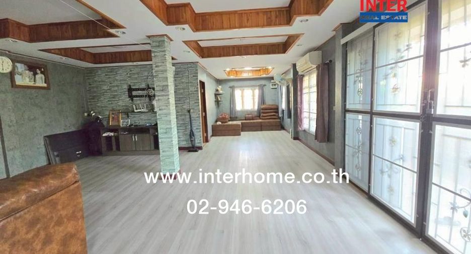 For sale 5 bedrooms house in Mueang Samut Prakan, Samut Prakan