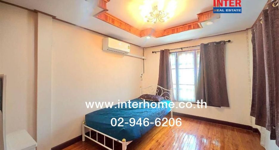 For sale 5 bedrooms house in Mueang Samut Prakan, Samut Prakan