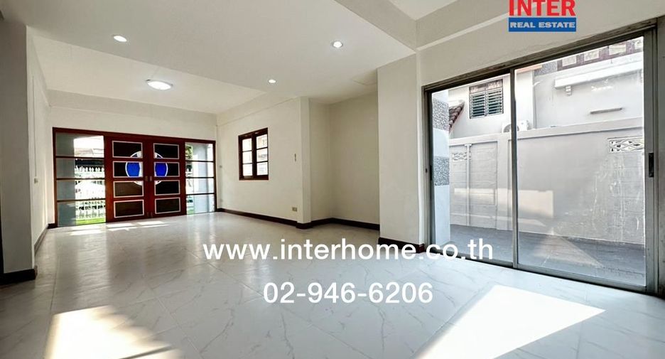 For sale 3 bedrooms house in Khan Na Yao, Bangkok