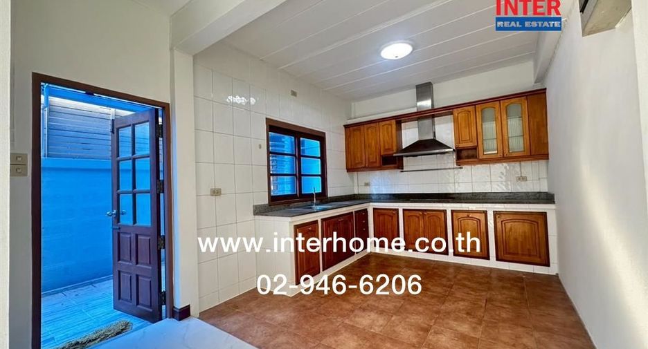 For sale 3 bedrooms house in Khan Na Yao, Bangkok