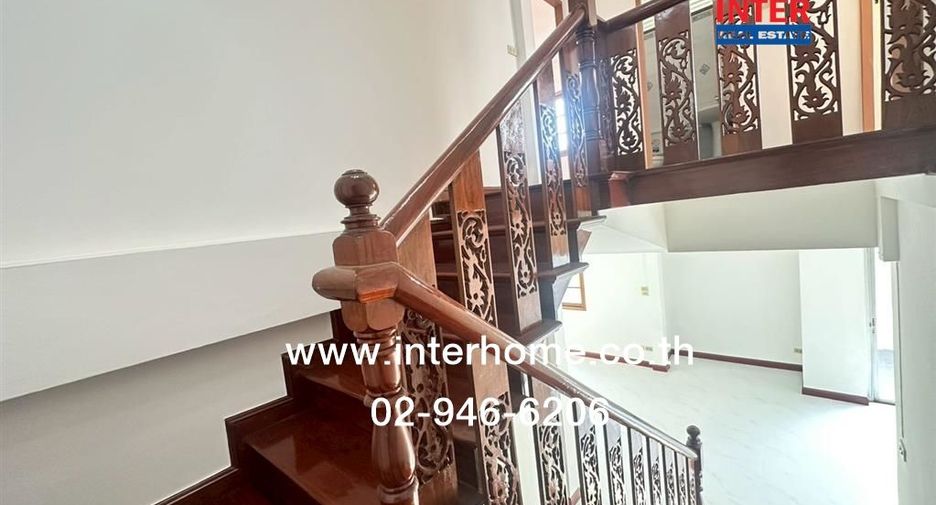 For sale 3 bedrooms house in Khan Na Yao, Bangkok