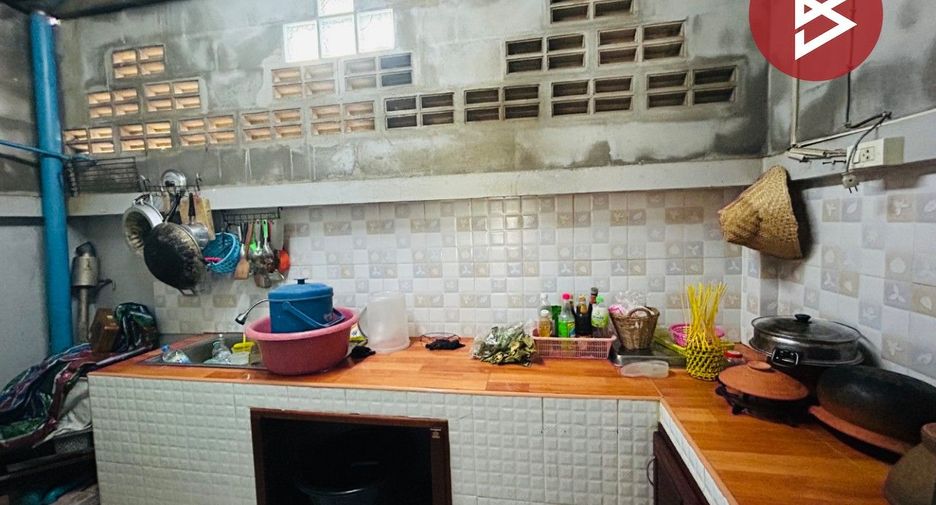 Reihenhaus zum Kauf mit 2 Zimmer in Si Racha, Chonburi