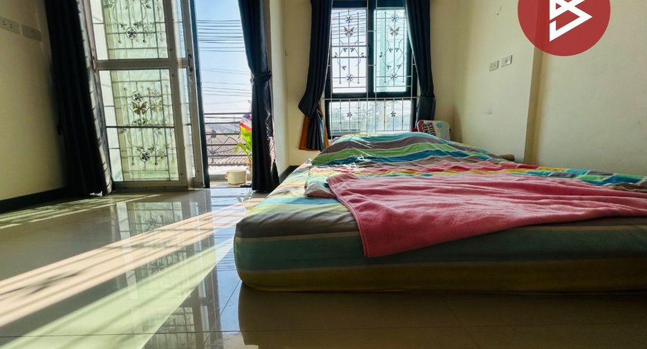 Reihenhaus zum Kauf mit 2 Zimmer in Si Racha, Chonburi