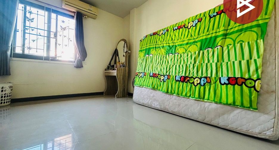 Reihenhaus zum Kauf mit 2 Zimmer in Si Racha, Chonburi