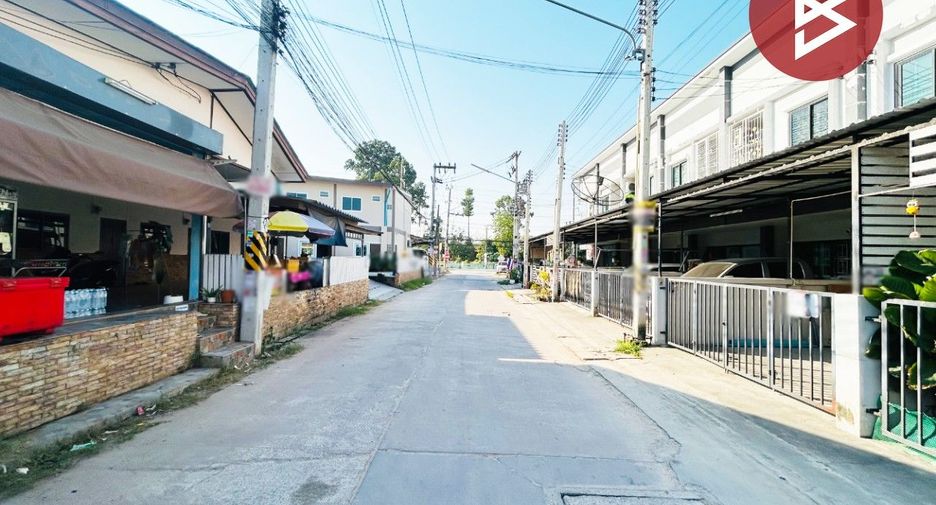 Reihenhaus zum Kauf mit 2 Zimmer in Si Racha, Chonburi