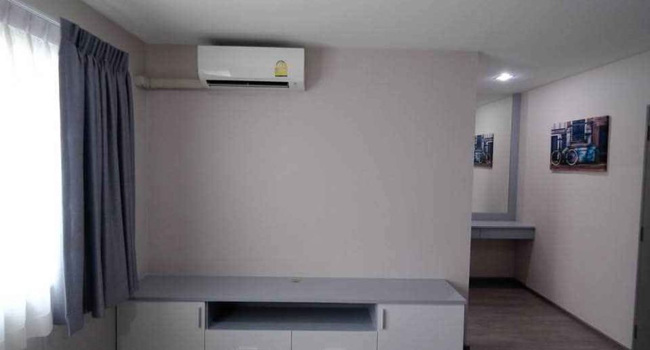 For rent 3 bedrooms townhouse in Bueng Kum, Bangkok