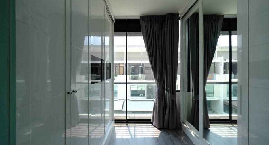 For rent 3 bedrooms townhouse in Bueng Kum, Bangkok
