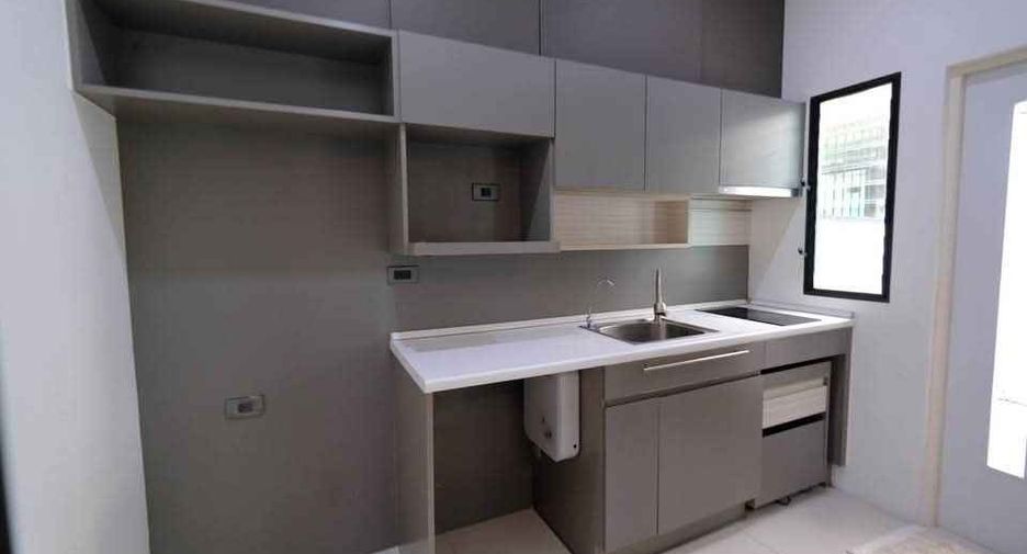 For rent 3 bedrooms townhouse in Bueng Kum, Bangkok