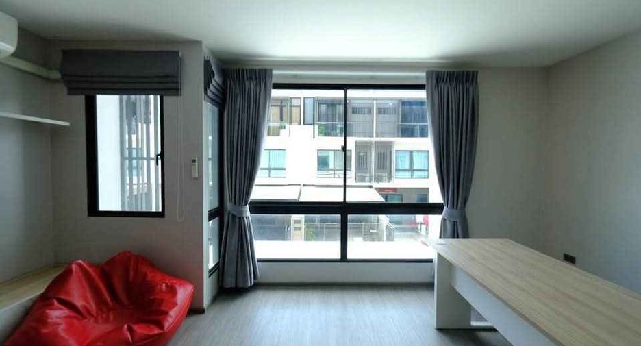 For rent 3 bedrooms townhouse in Bueng Kum, Bangkok