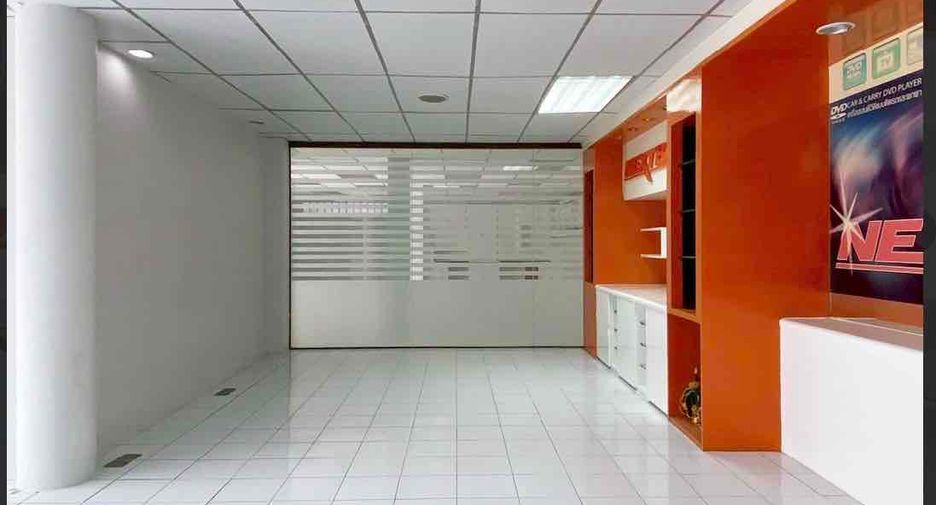 For rent 20 bedrooms retail Space in Sathon, Bangkok