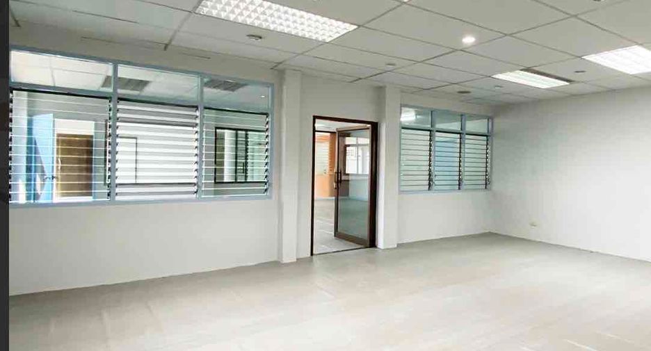 For rent 20 bedrooms retail Space in Sathon, Bangkok