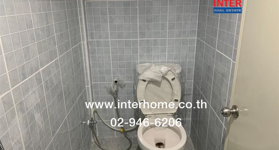 For sale 2 ベッドルーム townhouse in Saphan Sung, Bangkok