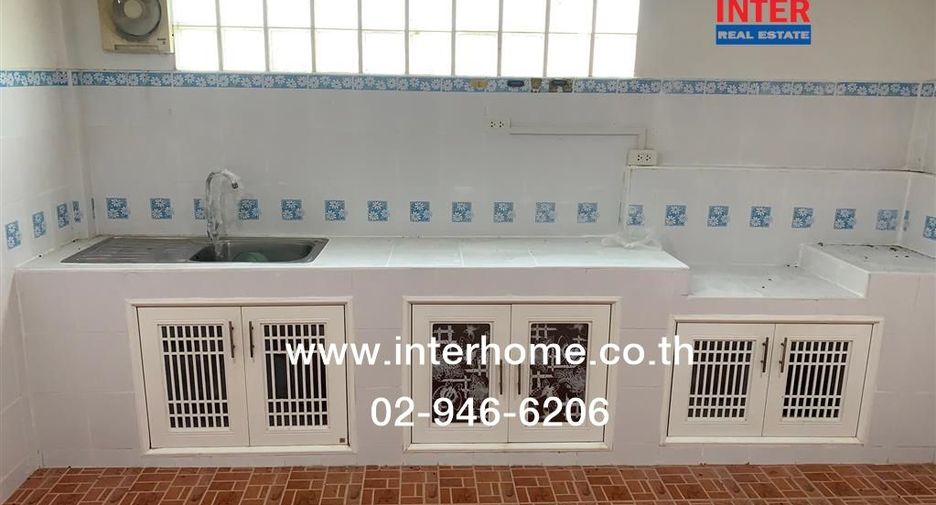 For sale 2 ベッドルーム townhouse in Saphan Sung, Bangkok