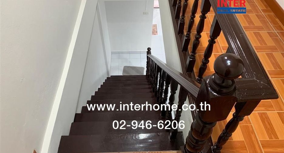 For sale 2 ベッドルーム townhouse in Saphan Sung, Bangkok