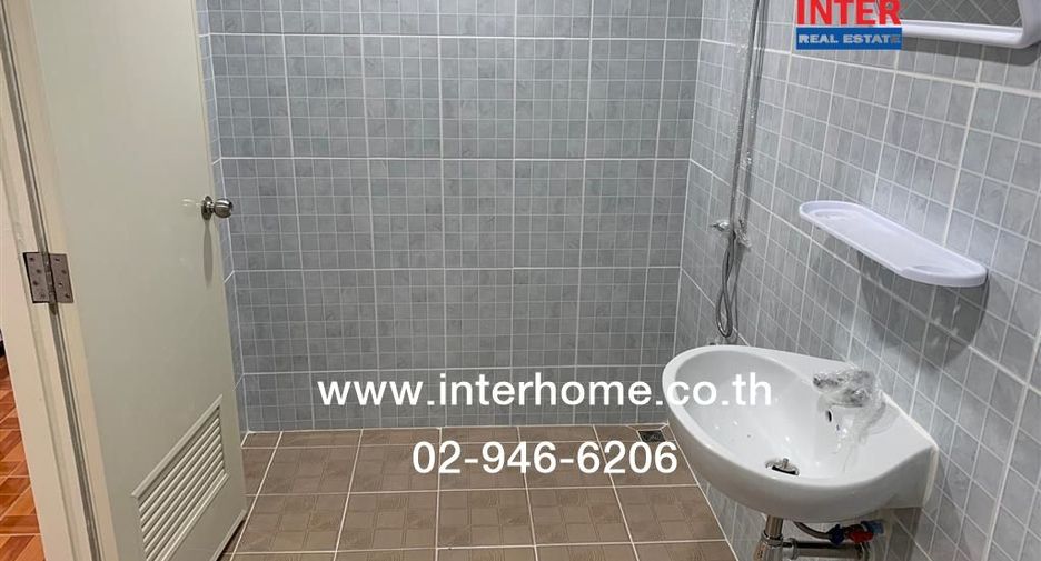 For sale 2 ベッドルーム townhouse in Saphan Sung, Bangkok