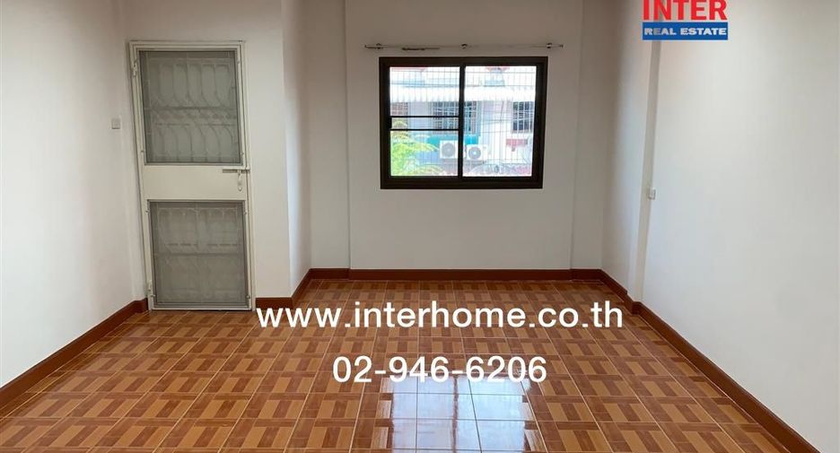 For sale 2 ベッドルーム townhouse in Saphan Sung, Bangkok