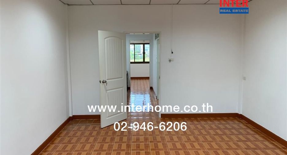 For sale 2 ベッドルーム townhouse in Saphan Sung, Bangkok