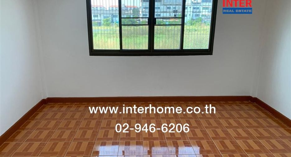 For sale 2 ベッドルーム townhouse in Saphan Sung, Bangkok